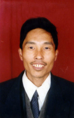 张新生,男,汉族,1959年7月出生,河南省林州市人,1981年7月毕业于安阳